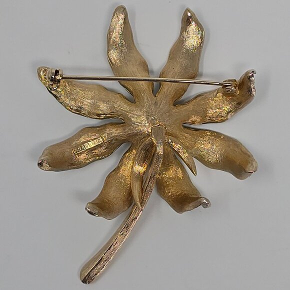 Vintage Kramer Blue-Green Enamel Flower Gold Tone Brooch Faux Pearl Center - Picture 3 of 8